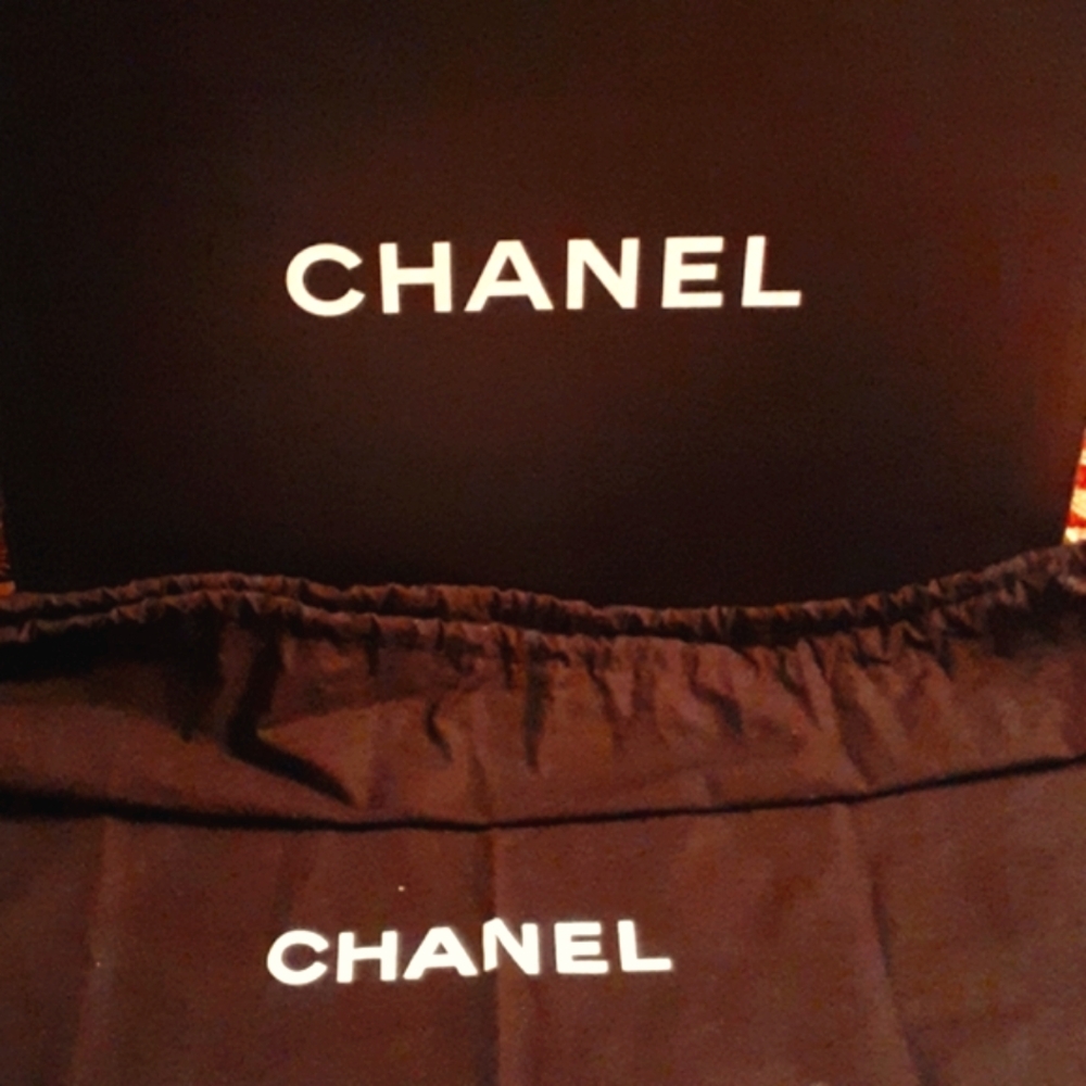 👜ONE DAY SALE AUTHENTIC Chanel authentic stitch tote - Picture 8 of 16